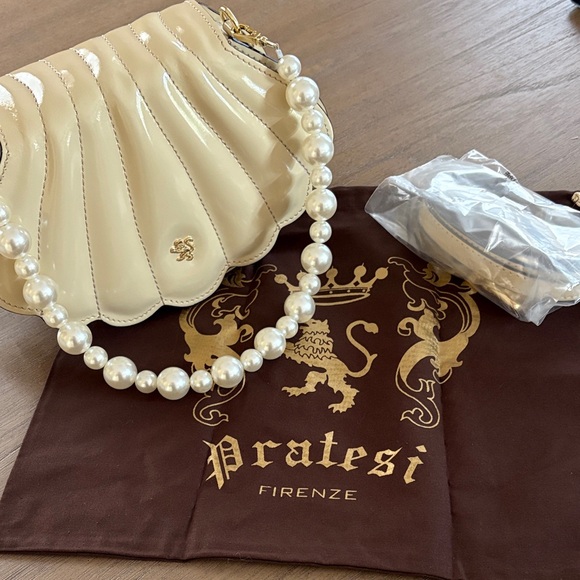 NWT Pratesi Patent Leather Chic Cream Bag with Pearl Arm Strap - Picture 5 of 6